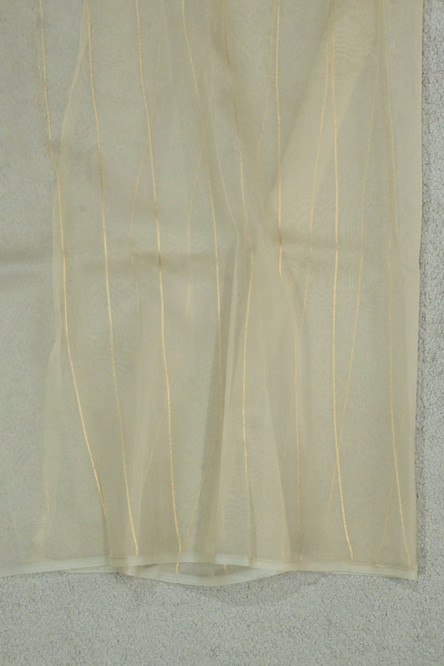 Pure Kora Silk Saree featuring Gold Zari & Minakari Jaal Pallu