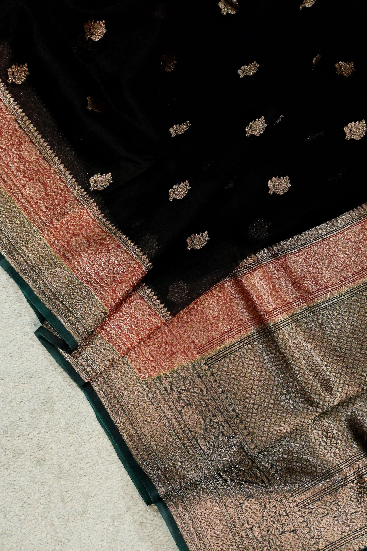 Handloom Pure Kora Organza Banarasi Saree with Antique Zari Weaving