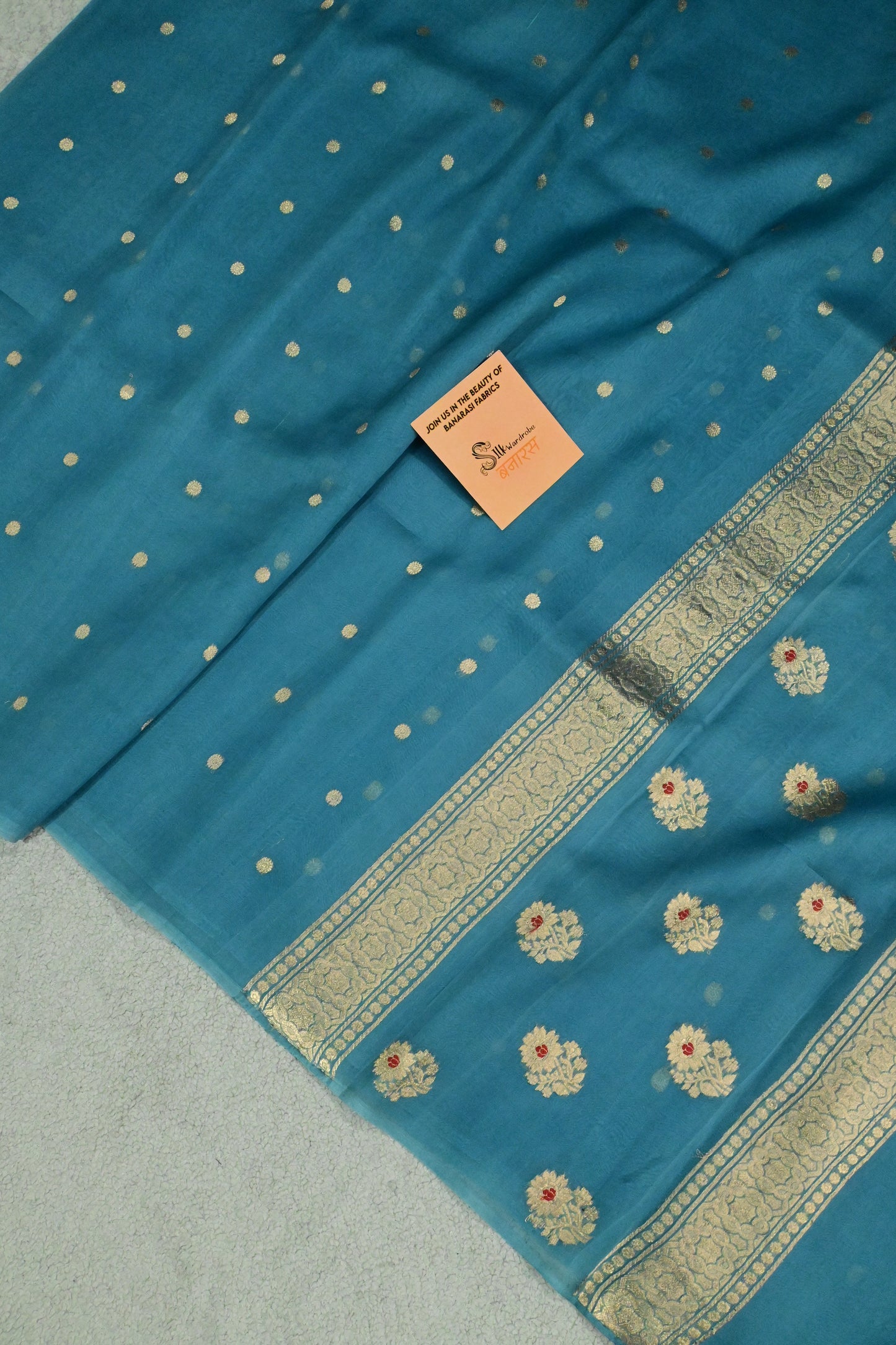 Pure Kora Silk Saree featuring Gold Zari & Minakari Jaal Pallu