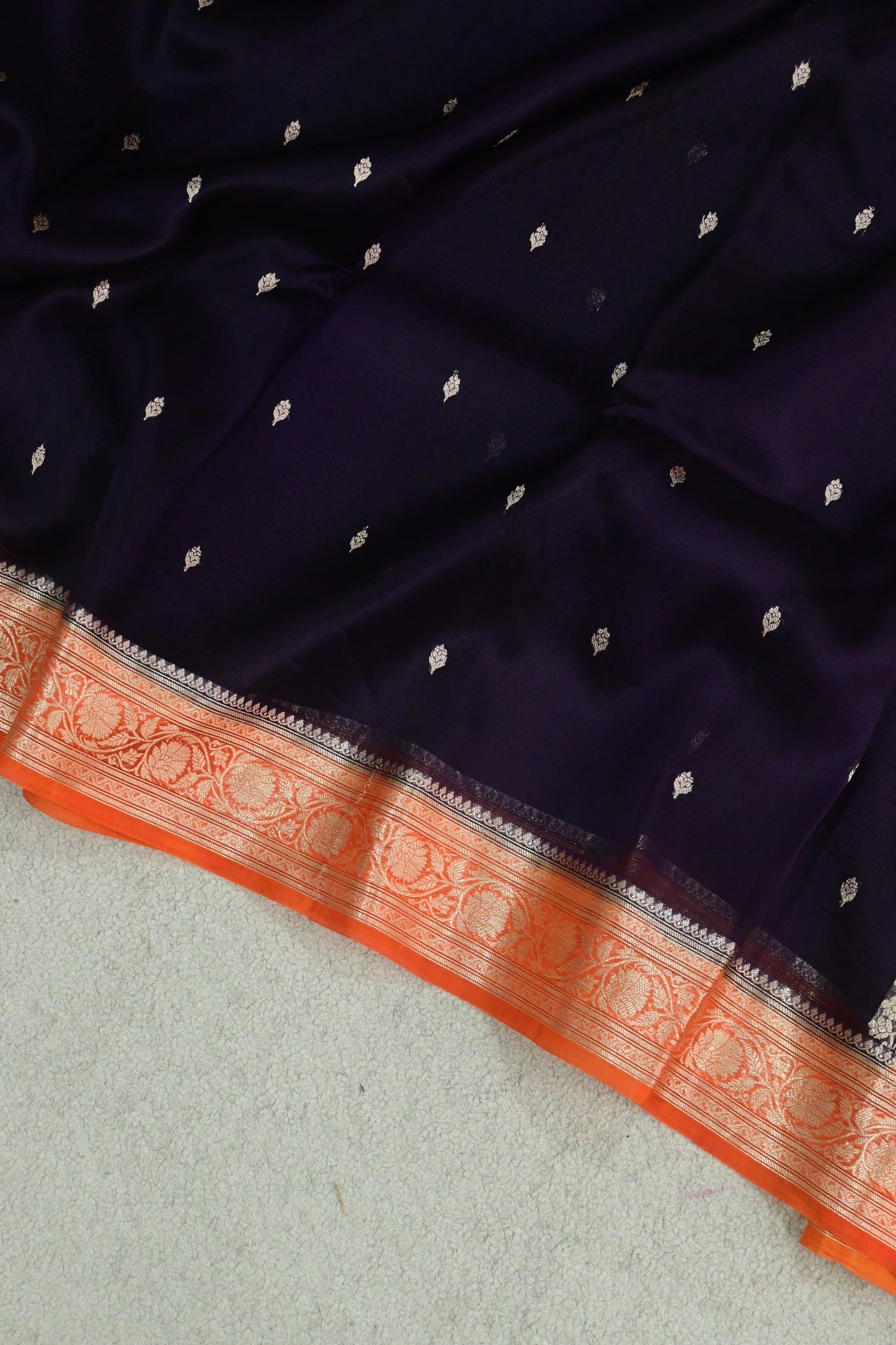 Handwoven pure organza silk saree in contrast shade