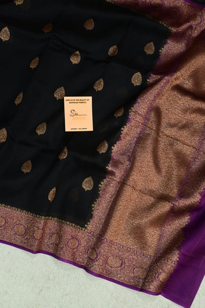Beautiful contrast handwoven pure Kora organza antique zari saree