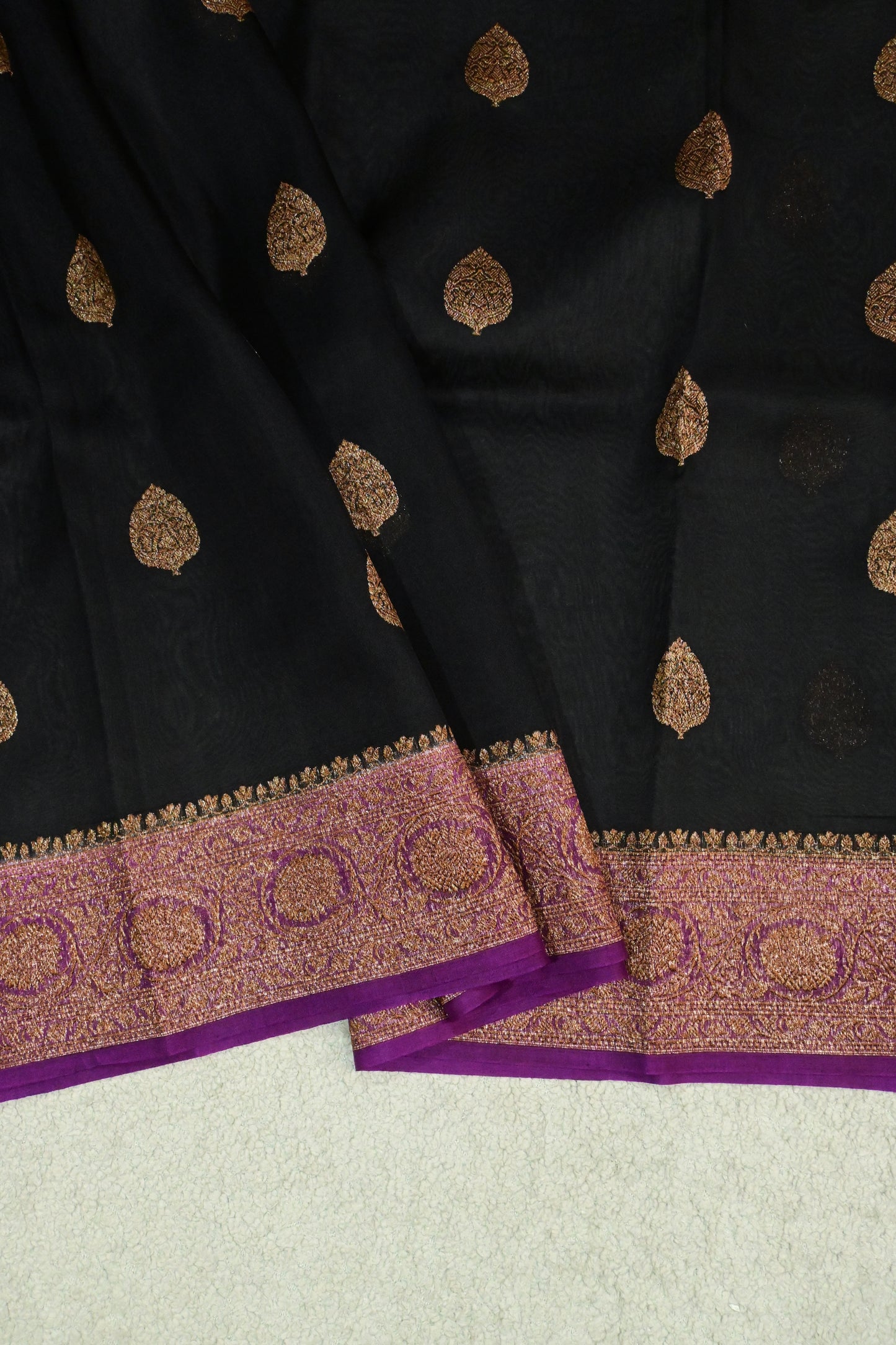 Beautiful contrast handwoven pure Kora organza antique zari saree