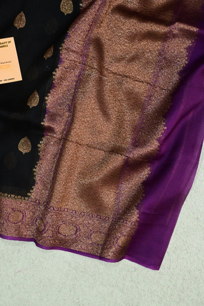 Beautiful contrast handwoven pure Kora organza antique zari saree