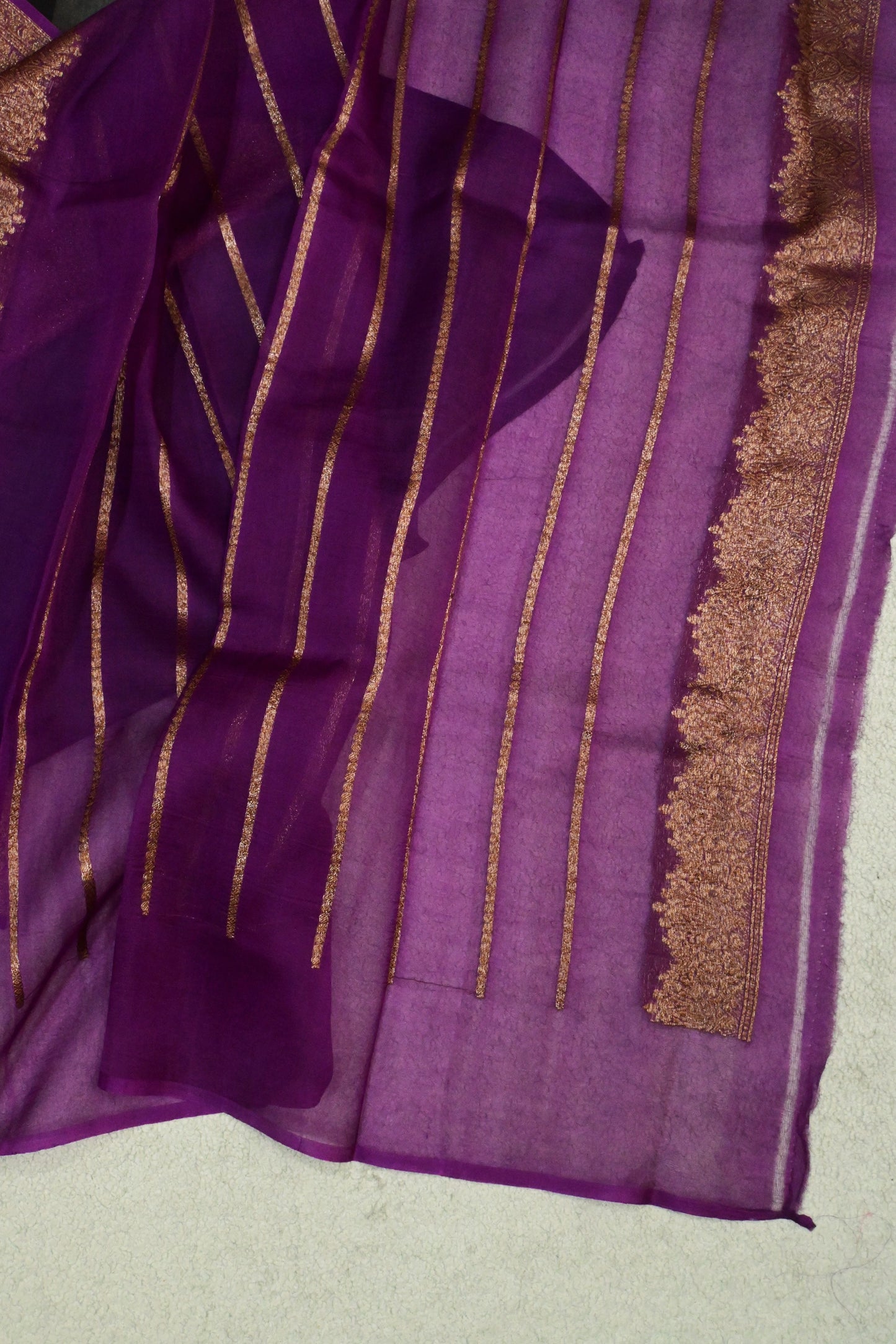 Beautiful contrast handwoven pure Kora organza antique zari saree