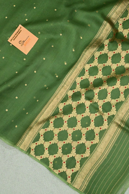 Pure Kora Silk Saree featuring Gold Zari & Minakari Jaal Pallu
