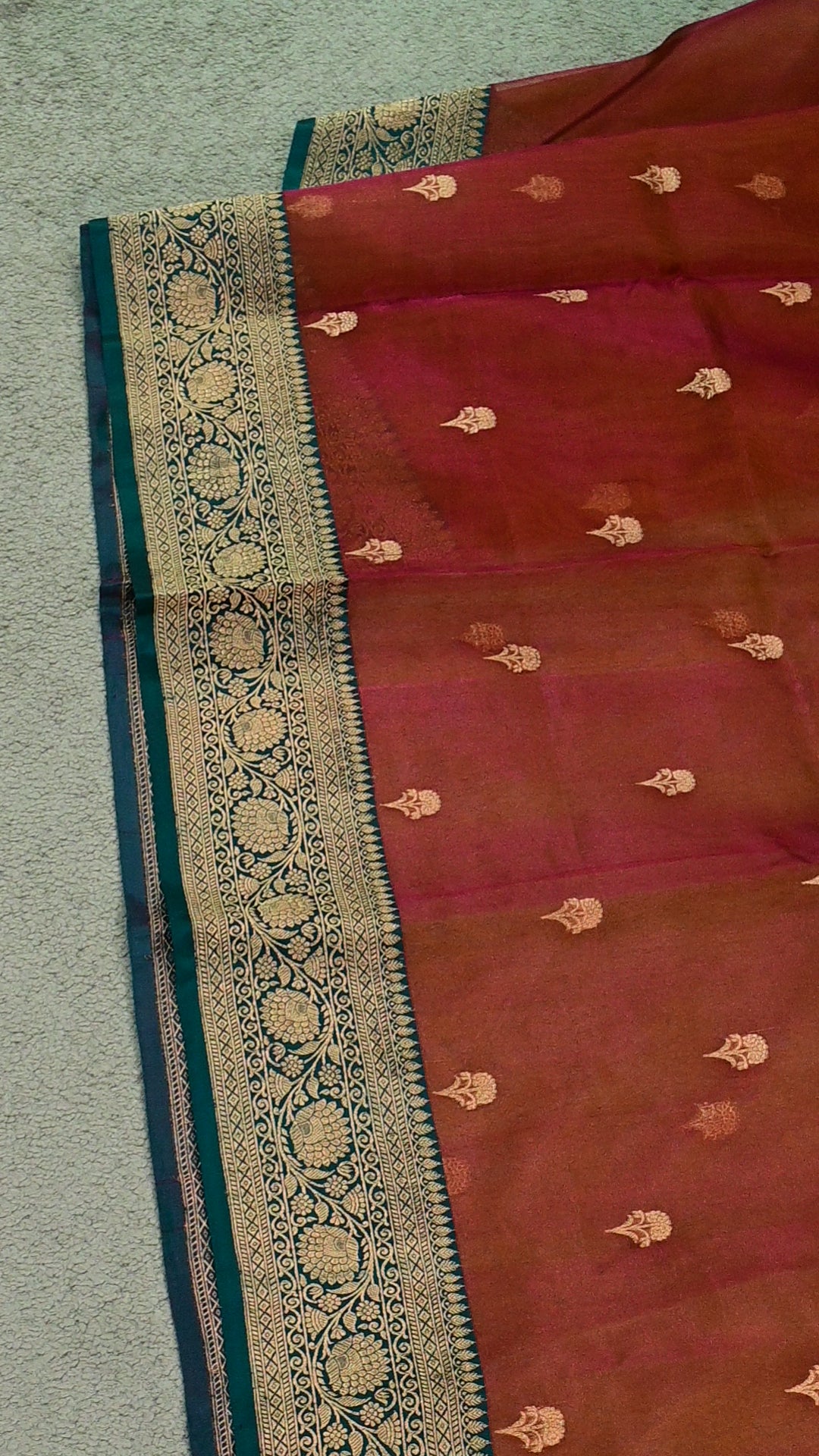 Banarasi Handwoven Pure Tissue Silk Saree