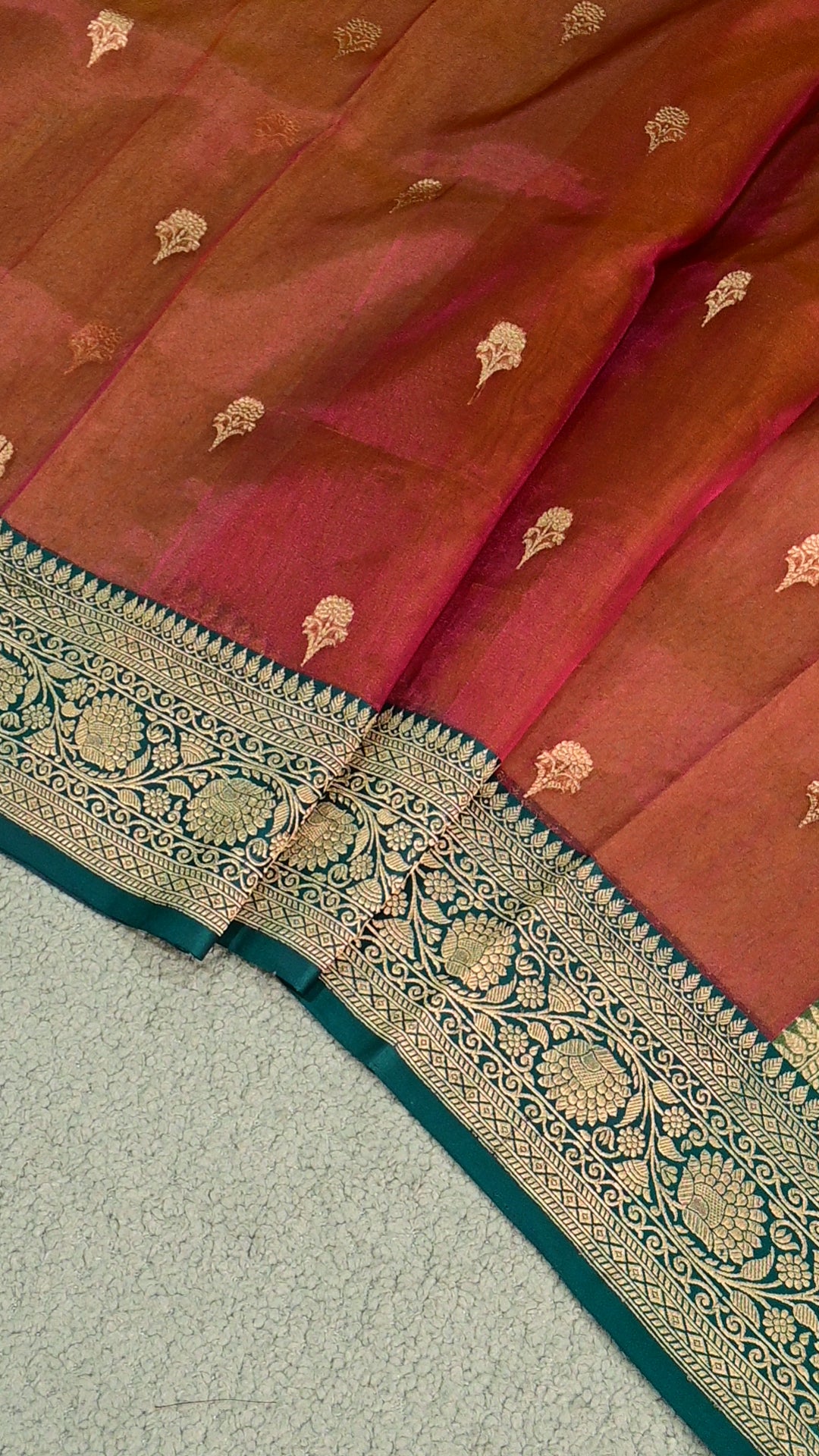 Banarasi Handwoven Pure Tissue Silk Saree