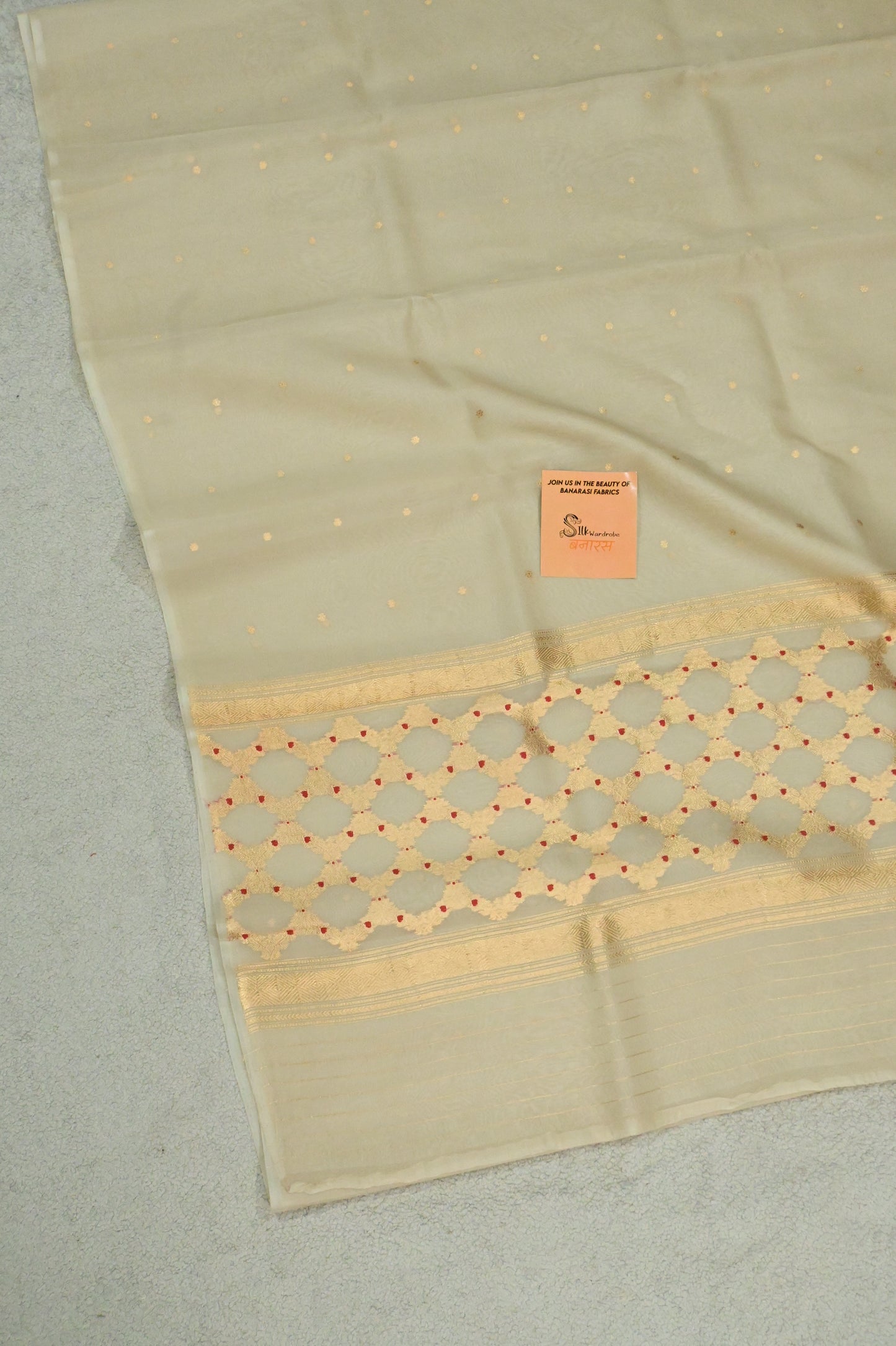 Pure Kora Silk Saree featuring Gold Zari & Minakari Jaal Pallu