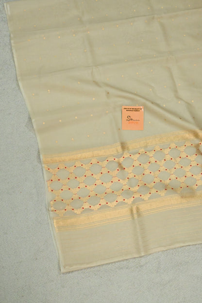 Pure Kora Silk Saree featuring Gold Zari & Minakari Jaal Pallu