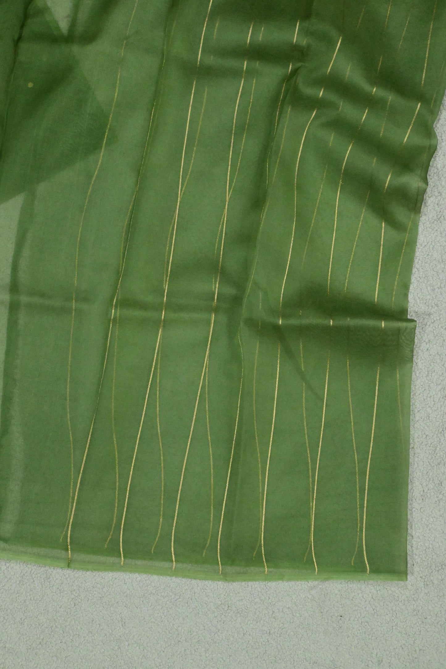 Pure Kora Silk Saree featuring Gold Zari & Minakari Jaal Pallu