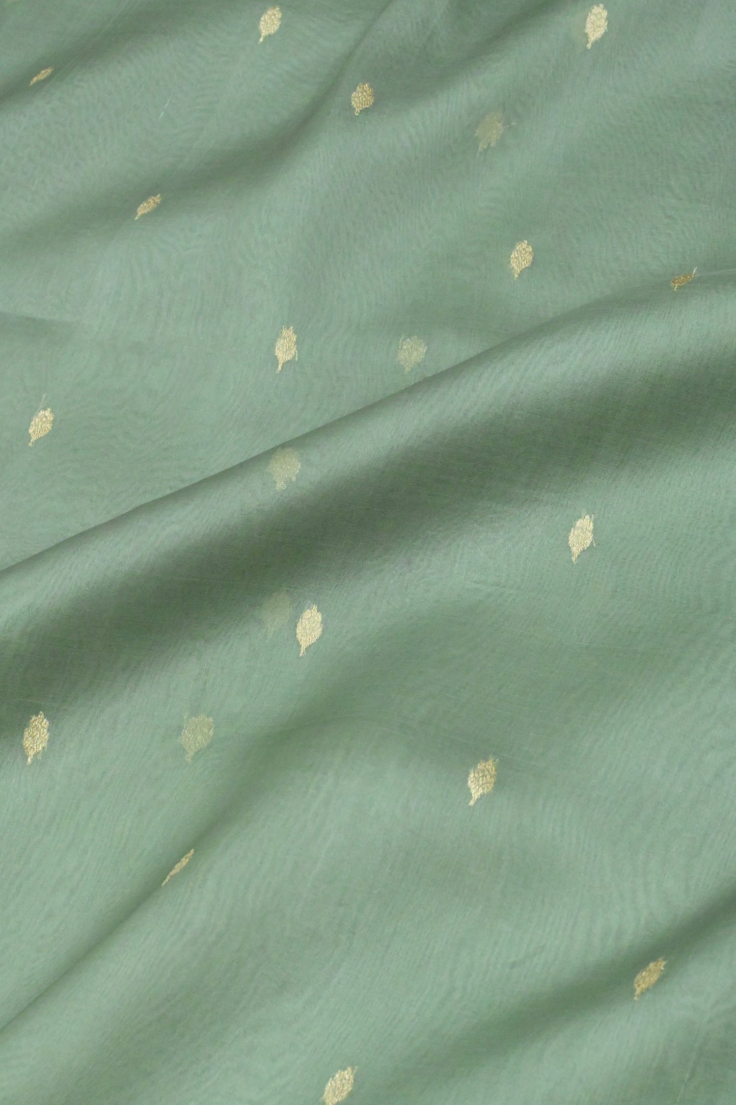 Classic handwoven pure Kora organza saree in contrast shade