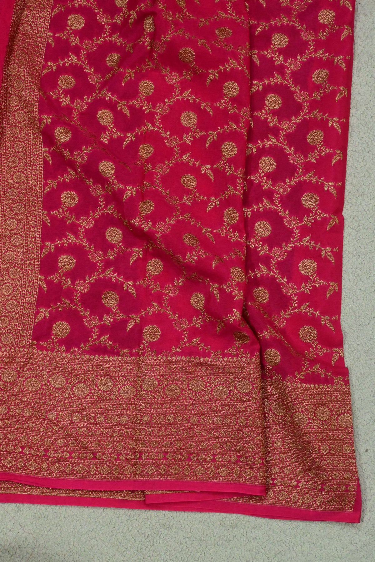 Handwoven Emerald Green & Rani Pink Pure Crepe Georgette Banarasi Saree with Antique Zari