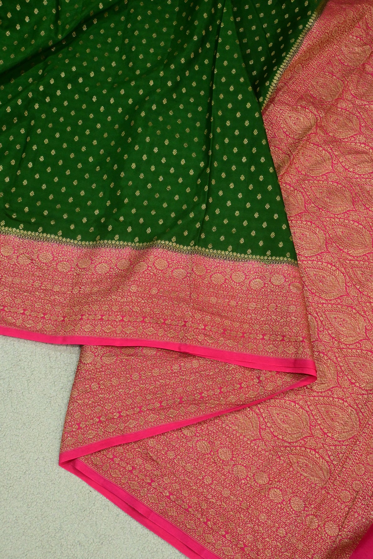 Handwoven Emerald Green & Rani Pink Pure Crepe Georgette Banarasi Saree with Antique Zari