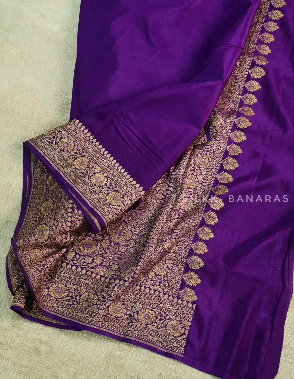 Deep Purple Handloom Pure Crepe Silk Banarasi Saree with Antique Gold Zari Weave