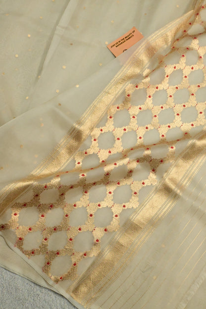 Pure Kora Silk Saree featuring Gold Zari & Minakari Jaal Pallu