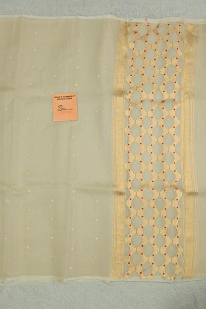 Pure Kora Silk Saree featuring Gold Zari & Minakari Jaal Pallu