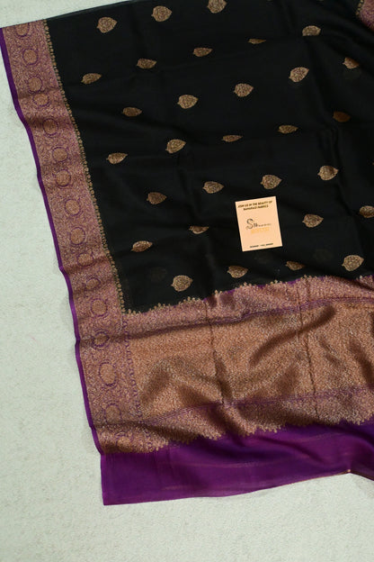 Beautiful contrast handwoven pure Kora organza antique zari saree