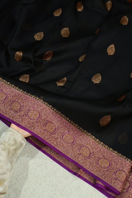 Beautiful contrast handwoven pure Kora organza antique zari saree