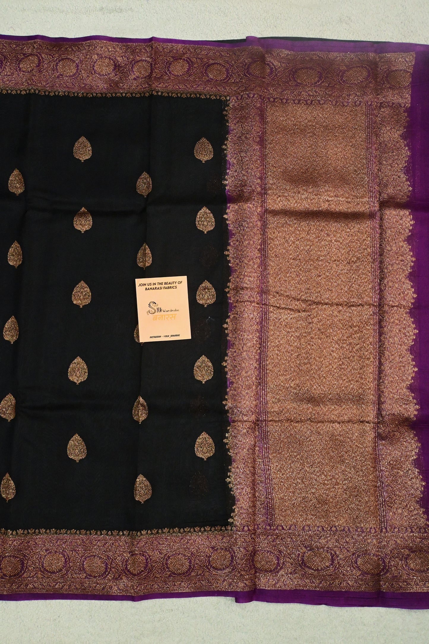 Beautiful contrast handwoven pure Kora organza antique zari saree
